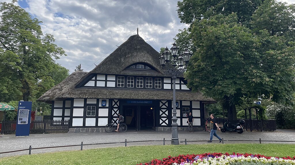 Thatched roofs are more of an exception in Berlin © SCC EVENTS / Vincent-Dornbusch