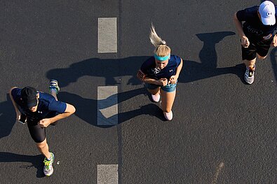 Berlin Road Race:Runners from above © Eberhard Thonfeld SCC EVENTS