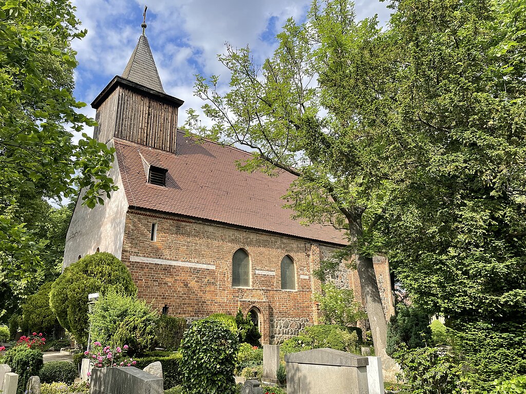 Auf dem Friedhof der St. Annen-Gemeinde ruht Rudi Dutschke © SCC EVENTS / Vincent-Dornbusch