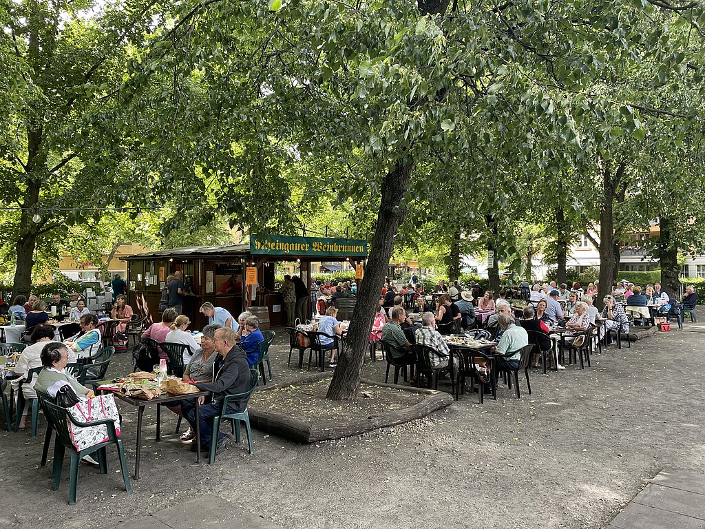 Wine drinking has a long tradition at Rüdesheimer Platz © SCC EVENTS / Vincent-Dornbusch